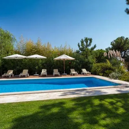 Vila Sleeps 12 Pool Air Con T610358