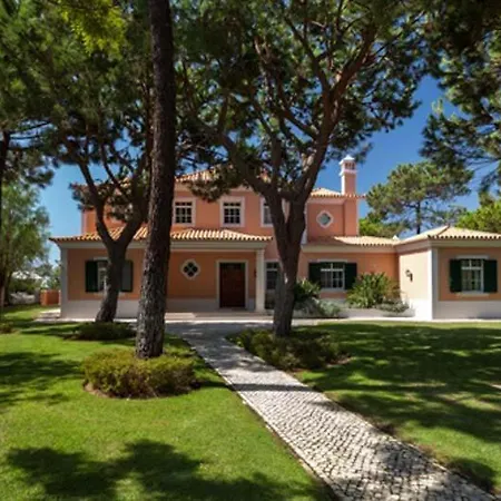 Vila Sleeps 12 Pool Air Con T610358